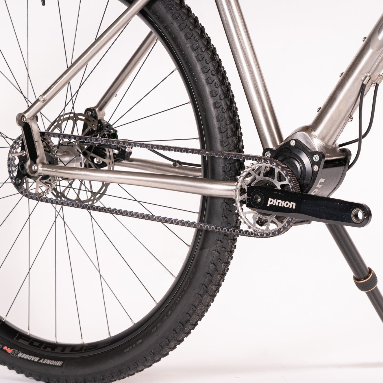 Tiger - Pinion Titanium Bike Builder