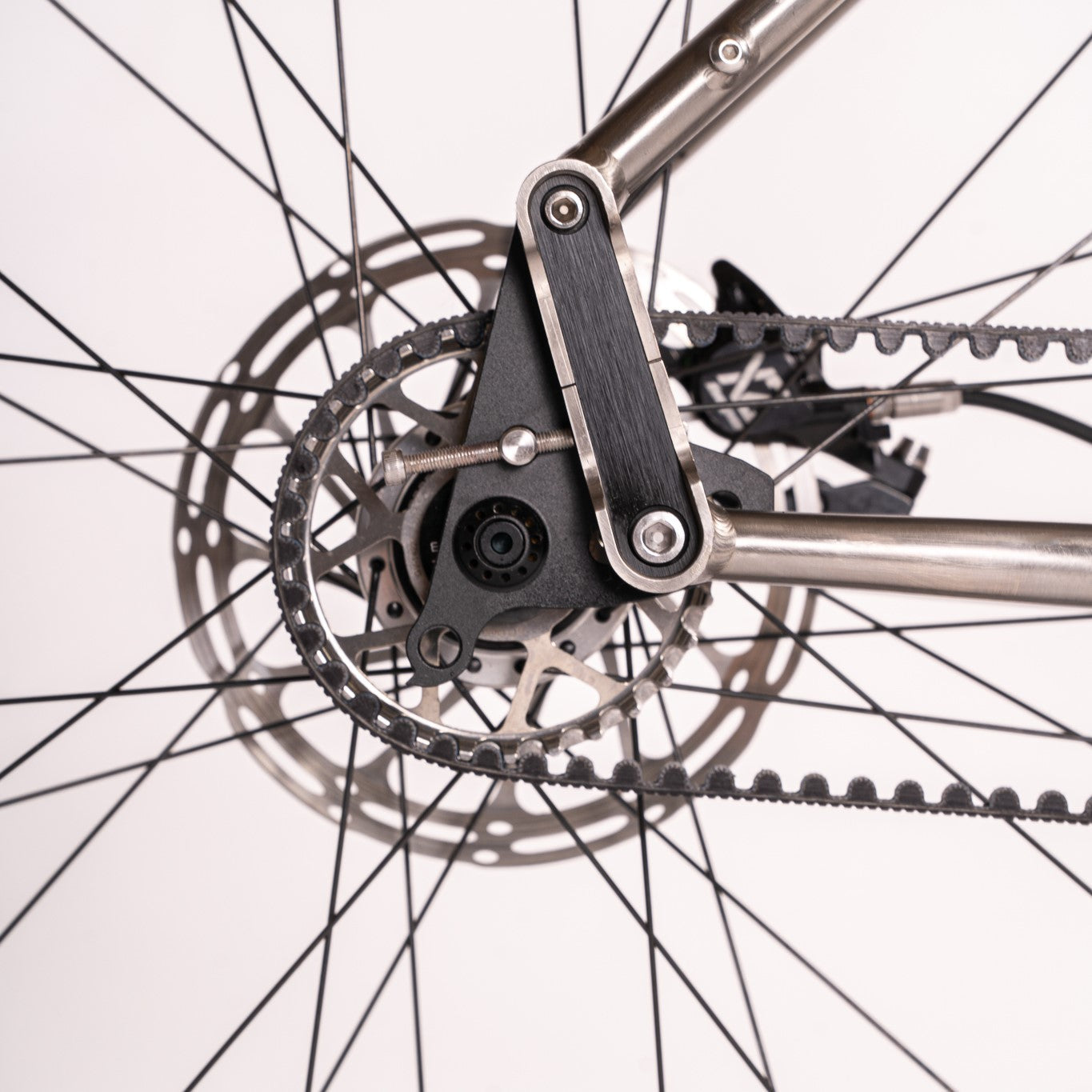 Tiger - Pinion Titanium Bike Builder