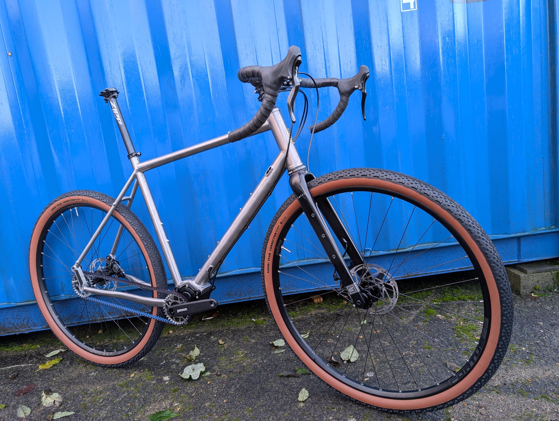 titanium gravel bike uk Eight Bells Pinion GearBox